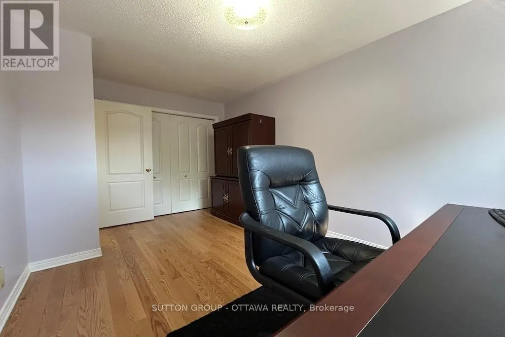 32 CELLINI COURT W