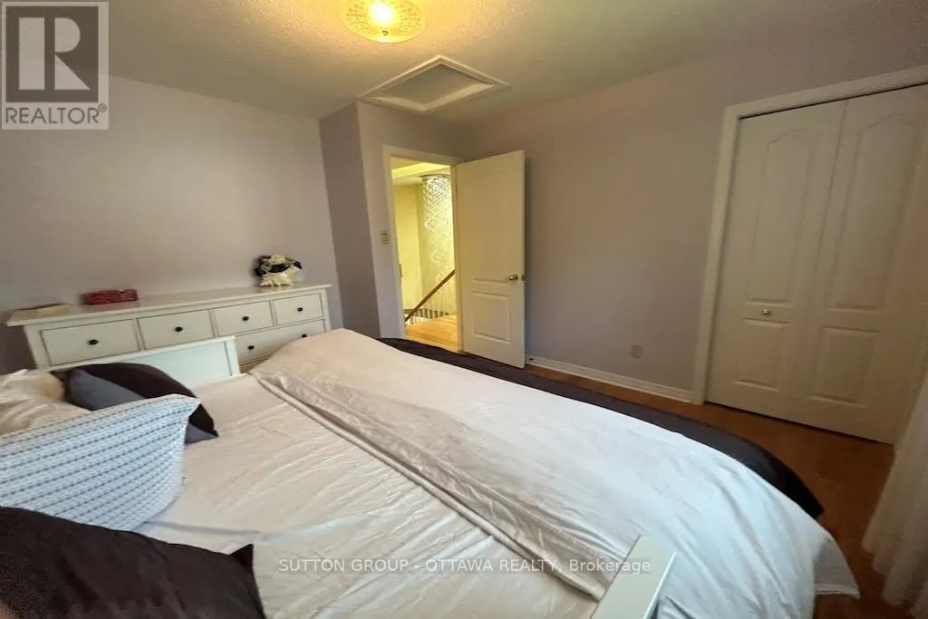 32 CELLINI COURT W