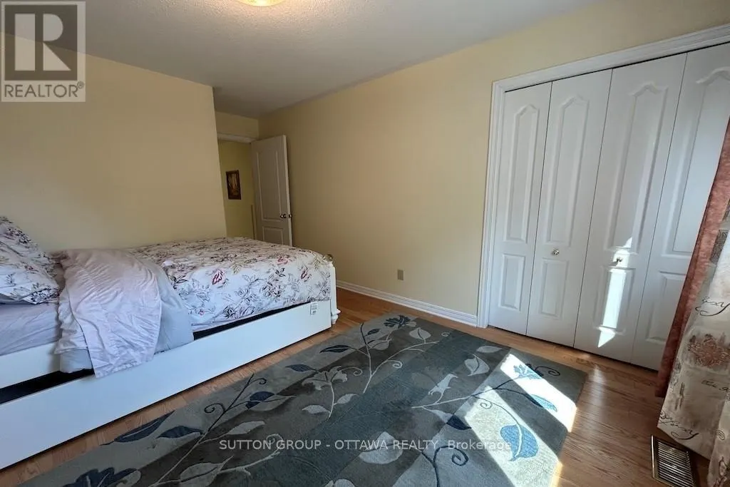 32 CELLINI COURT W
