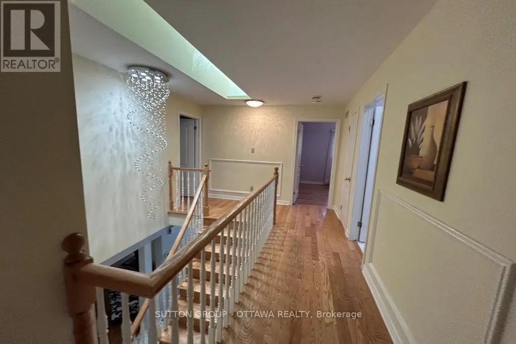 32 CELLINI COURT W