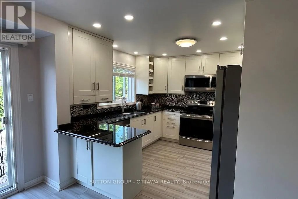 32 CELLINI COURT W