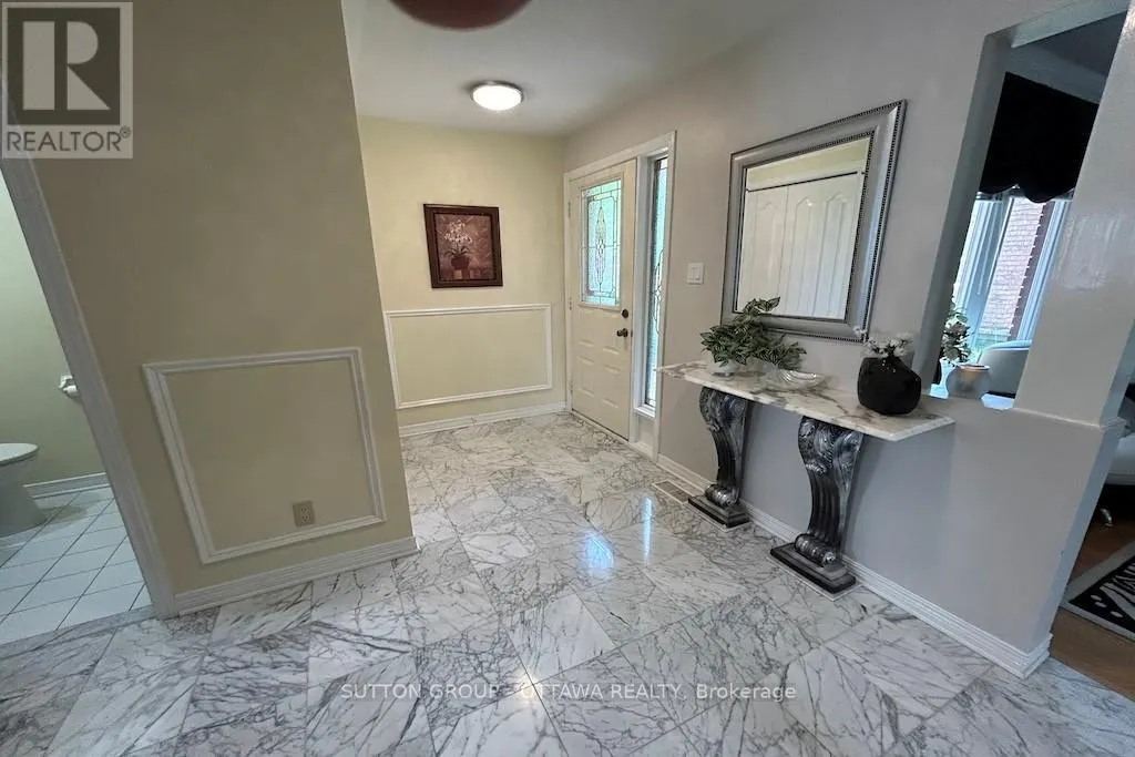 32 CELLINI COURT W