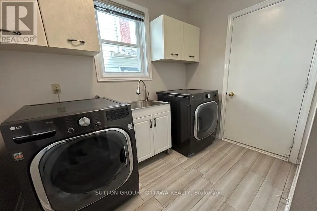 32 CELLINI COURT W