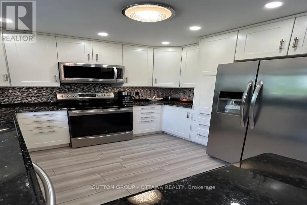32 CELLINI COURT W