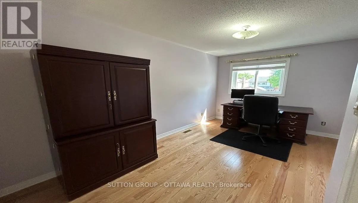 32 CELLINI COURT W