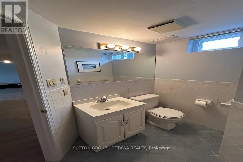 32 CELLINI COURT W
