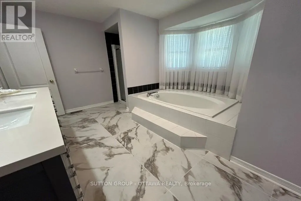 32 CELLINI COURT W