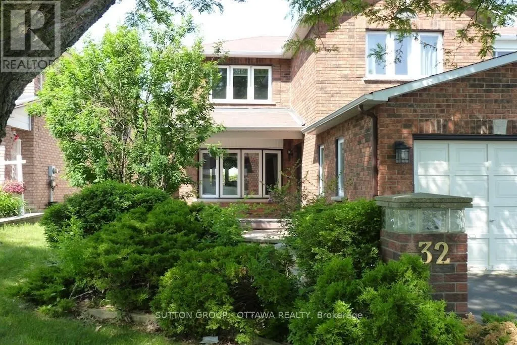 32 CELLINI COURT W