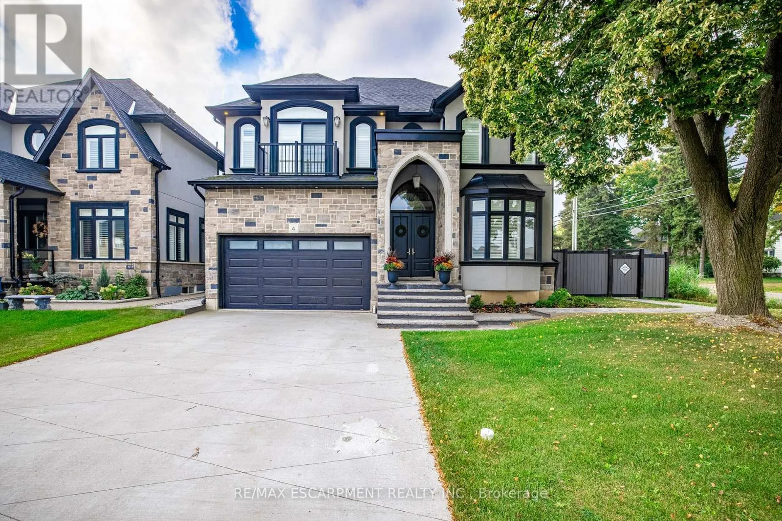 4 LOCKMAN DRIVE