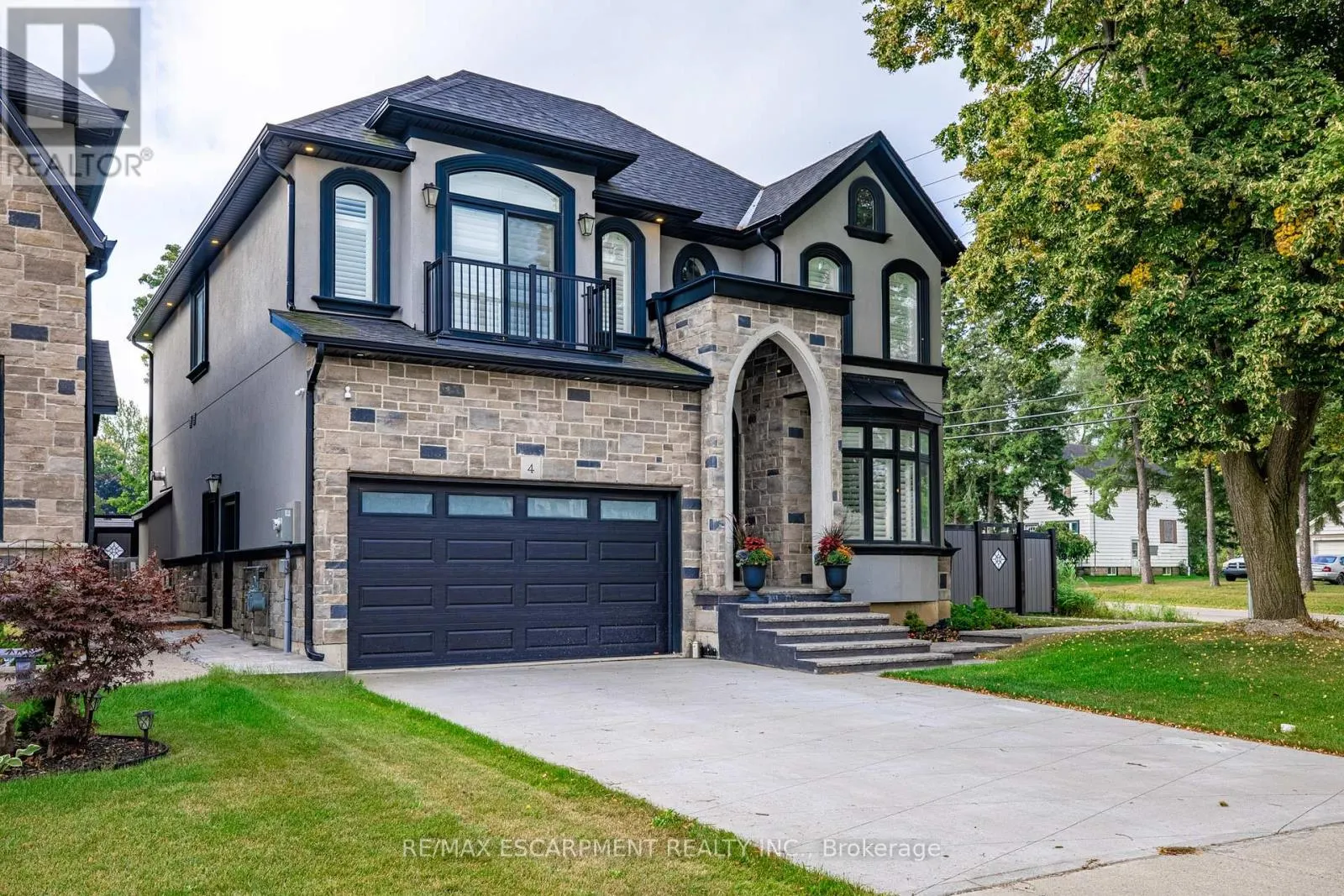 4 LOCKMAN DRIVE