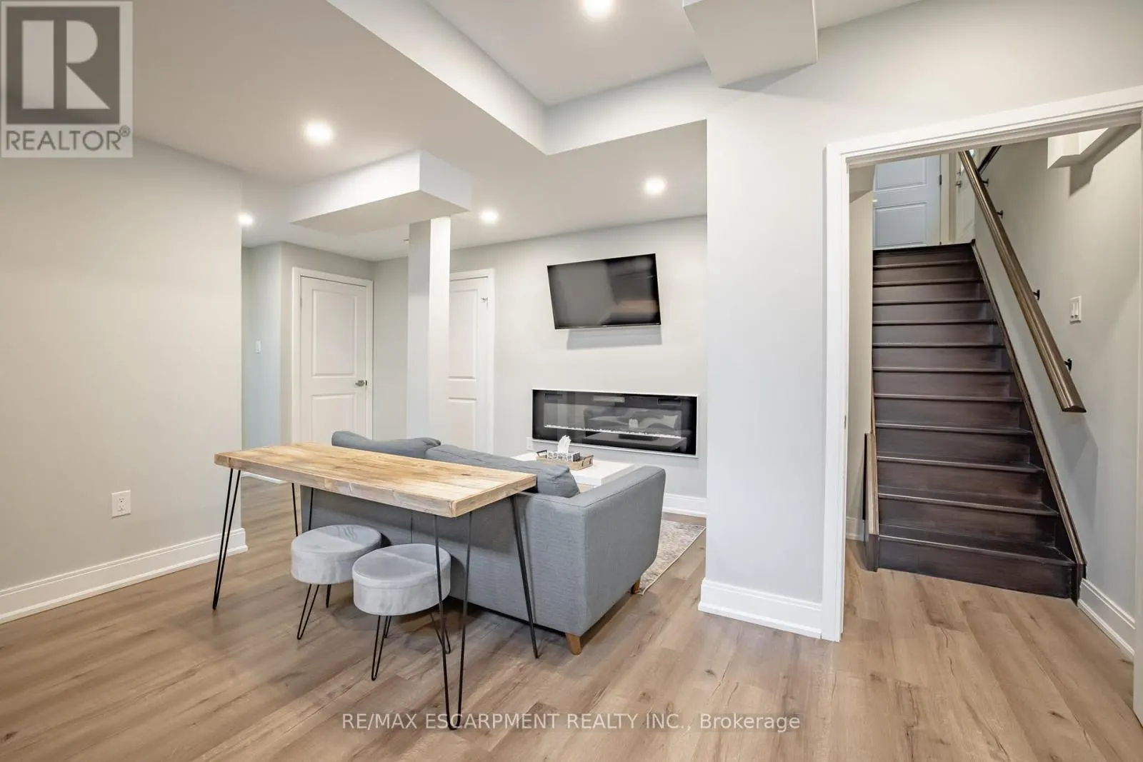 4 LOCKMAN DRIVE