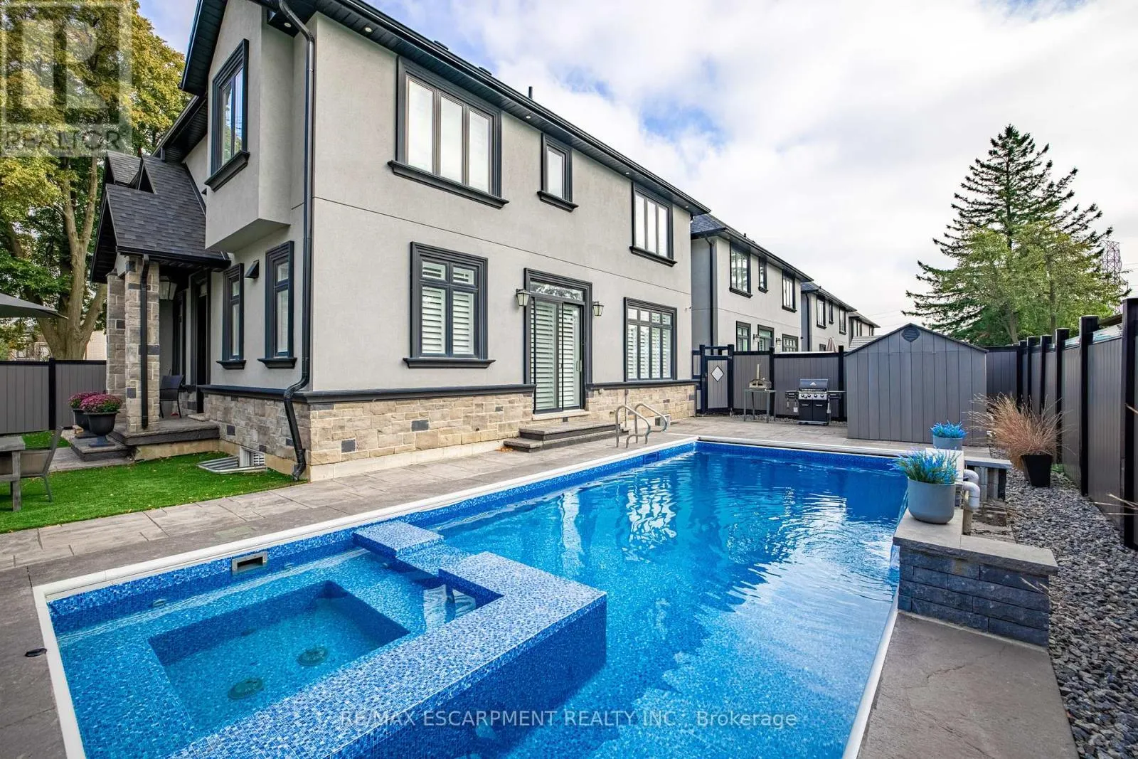 4 LOCKMAN DRIVE