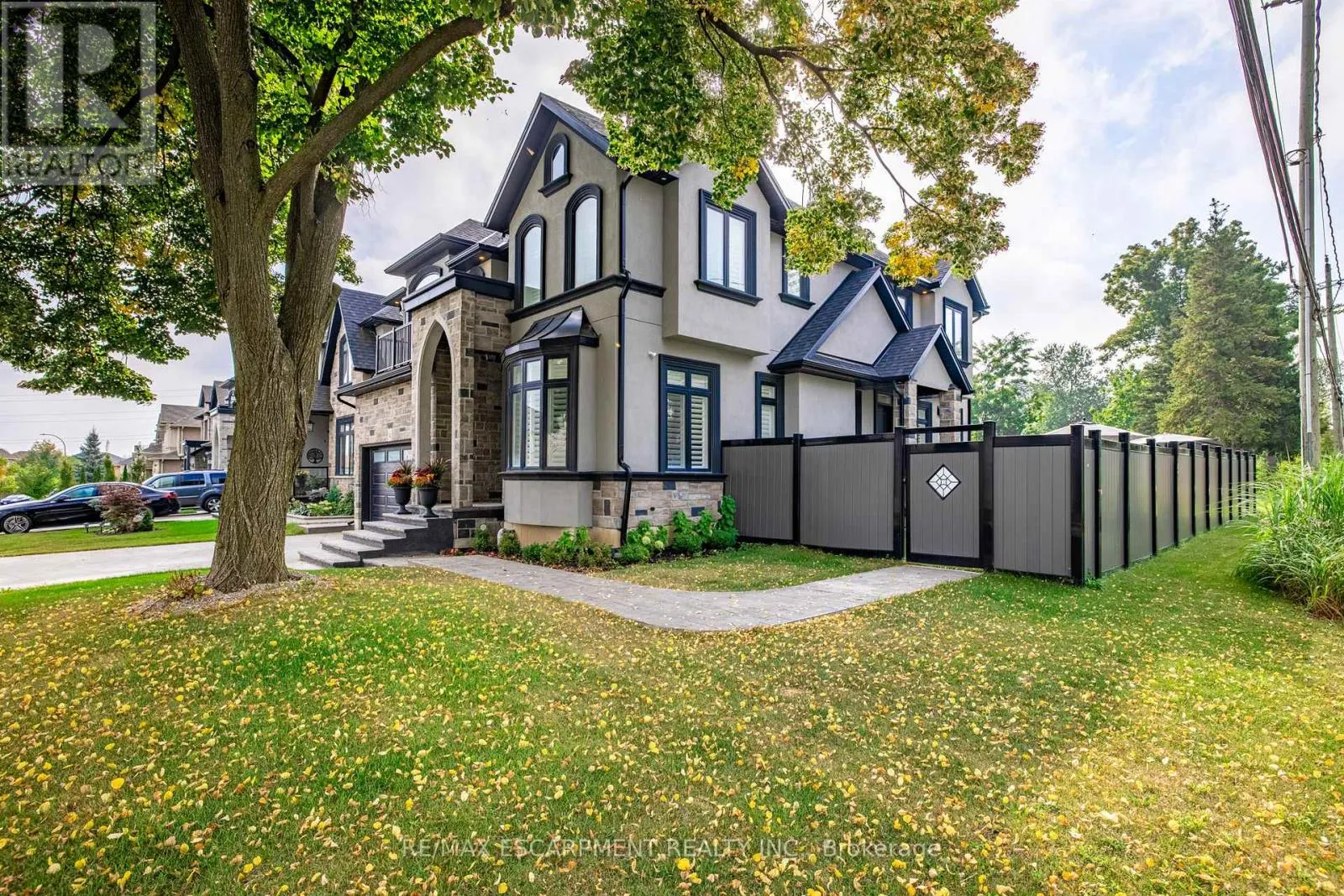 4 LOCKMAN DRIVE