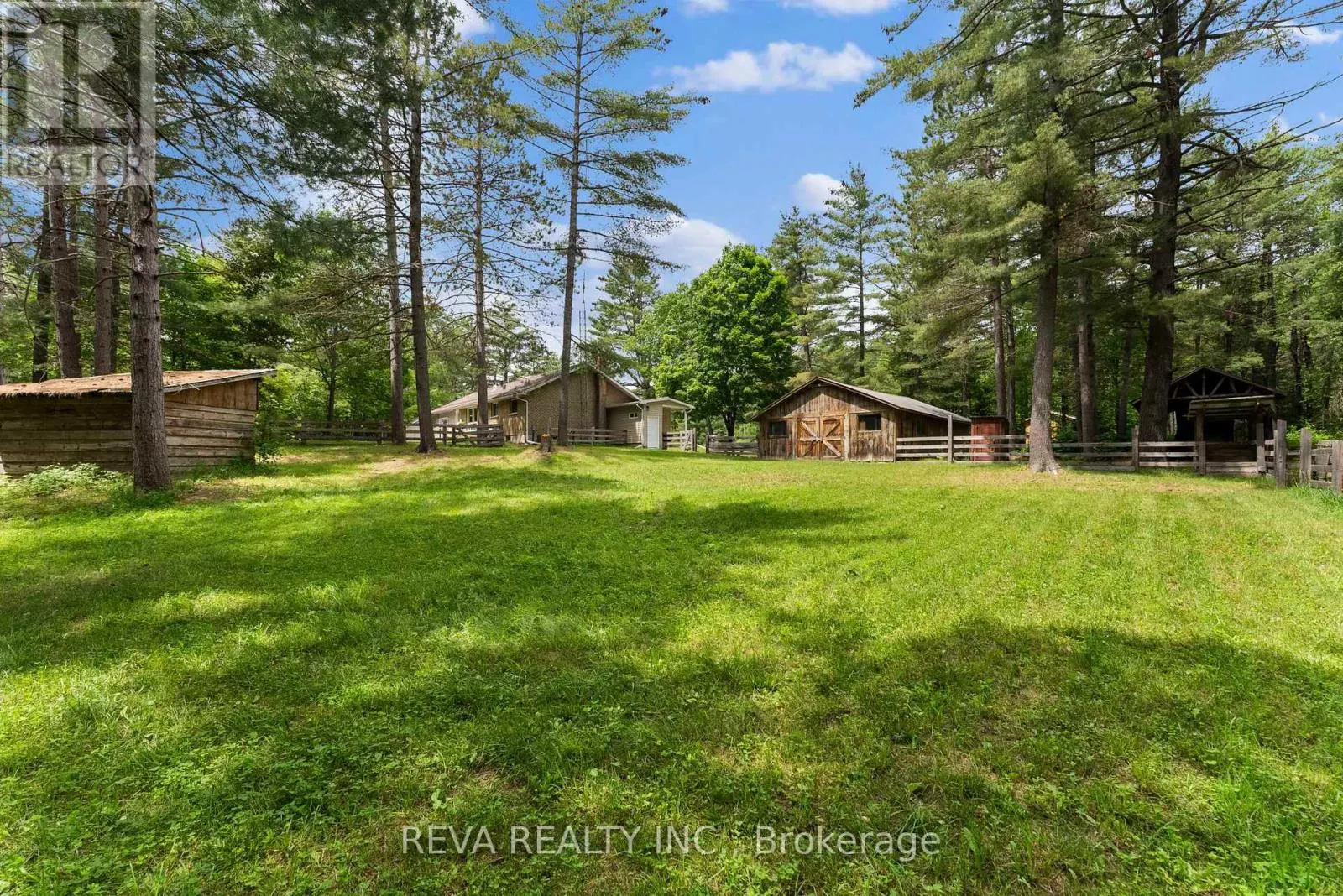 32 PAPINEAU LAKE ROAD