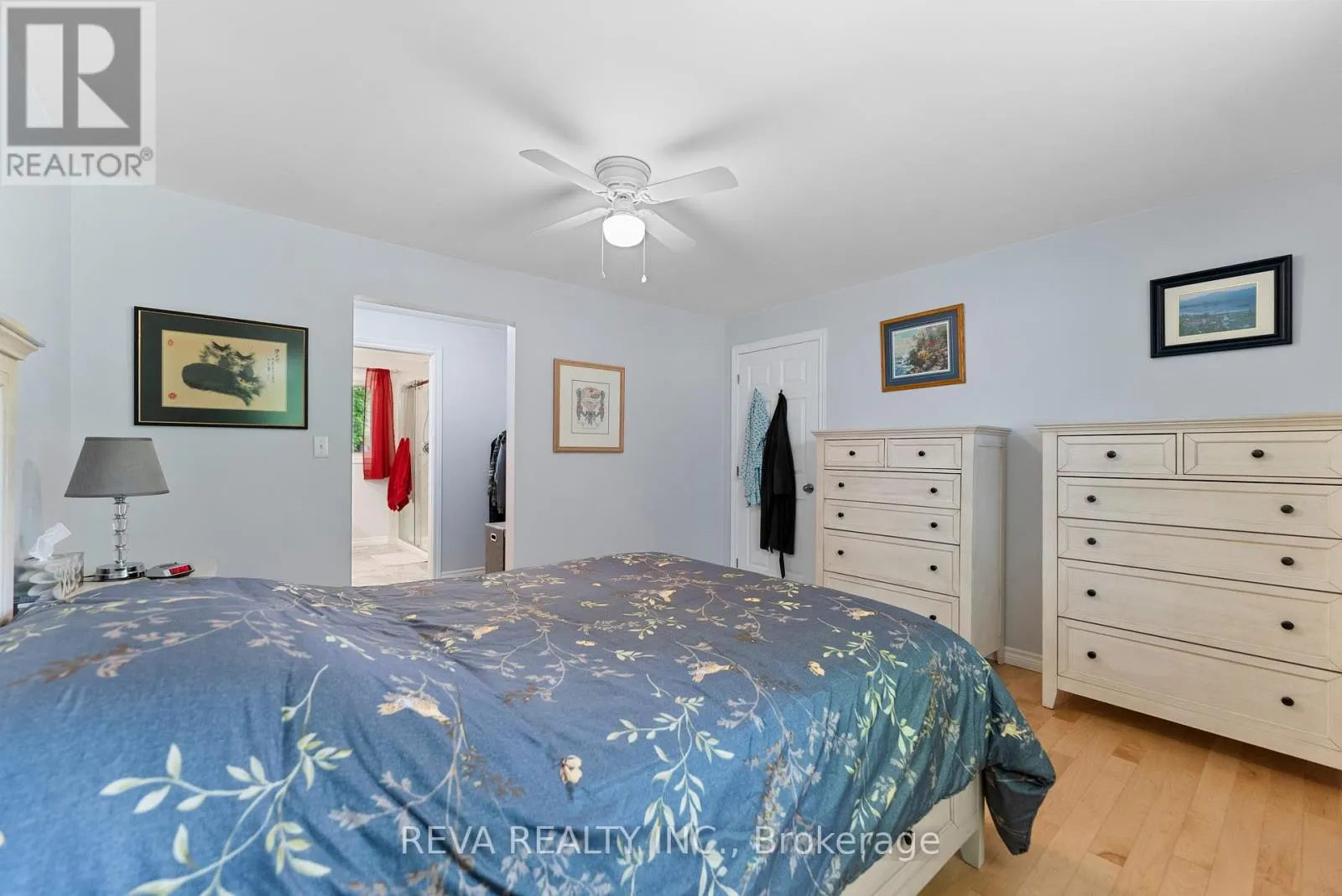 32 PAPINEAU LAKE ROAD