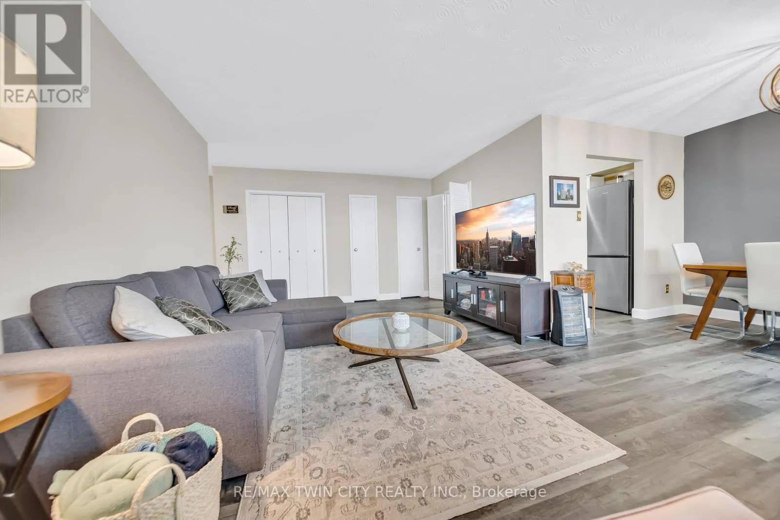 701 - 24 MIDLAND DRIVE