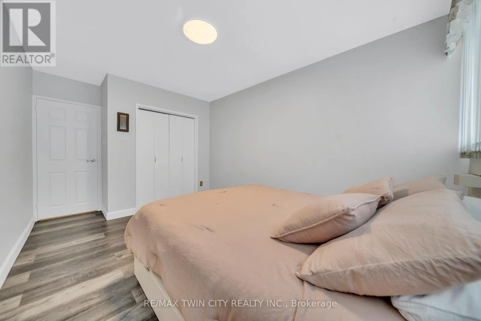 701 - 24 MIDLAND DRIVE