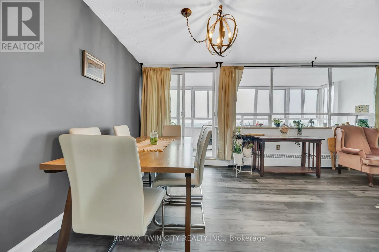 701 - 24 MIDLAND DRIVE