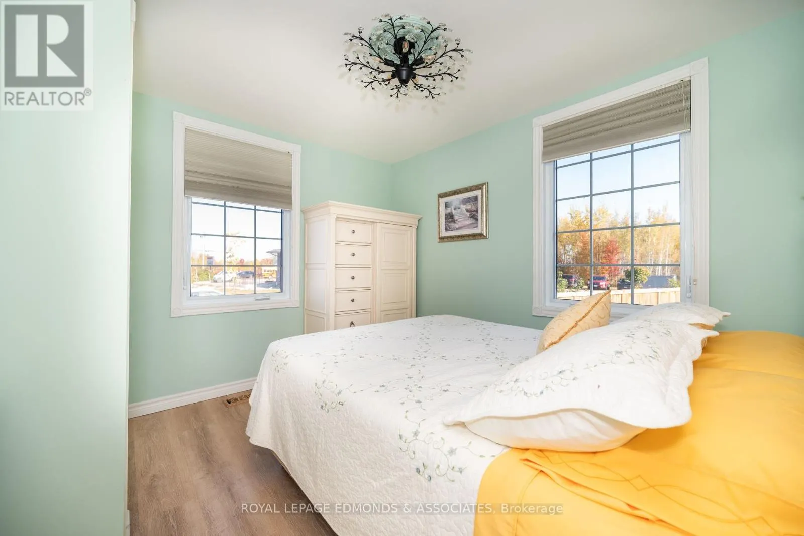 1315 BLAKELY CRESCENT W