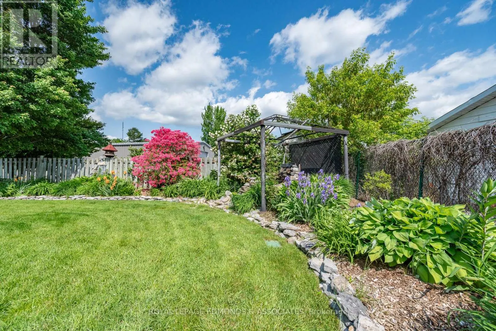 1315 BLAKELY CRESCENT W