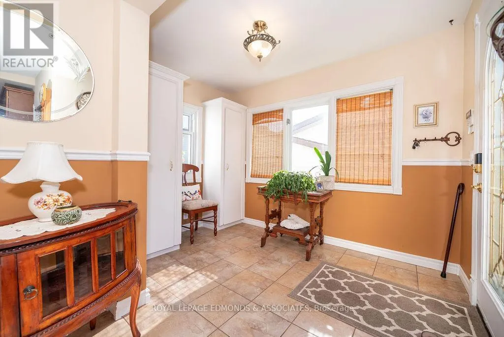 1315 BLAKELY CRESCENT W