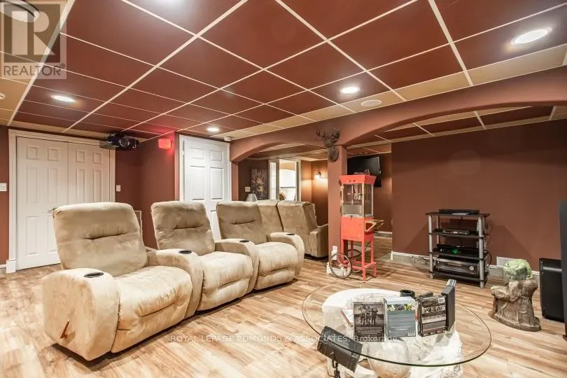 1315 BLAKELY CRESCENT W