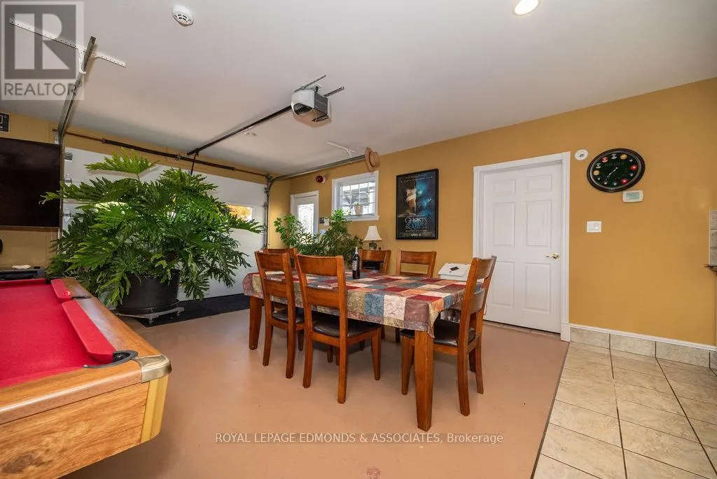1315 BLAKELY CRESCENT W