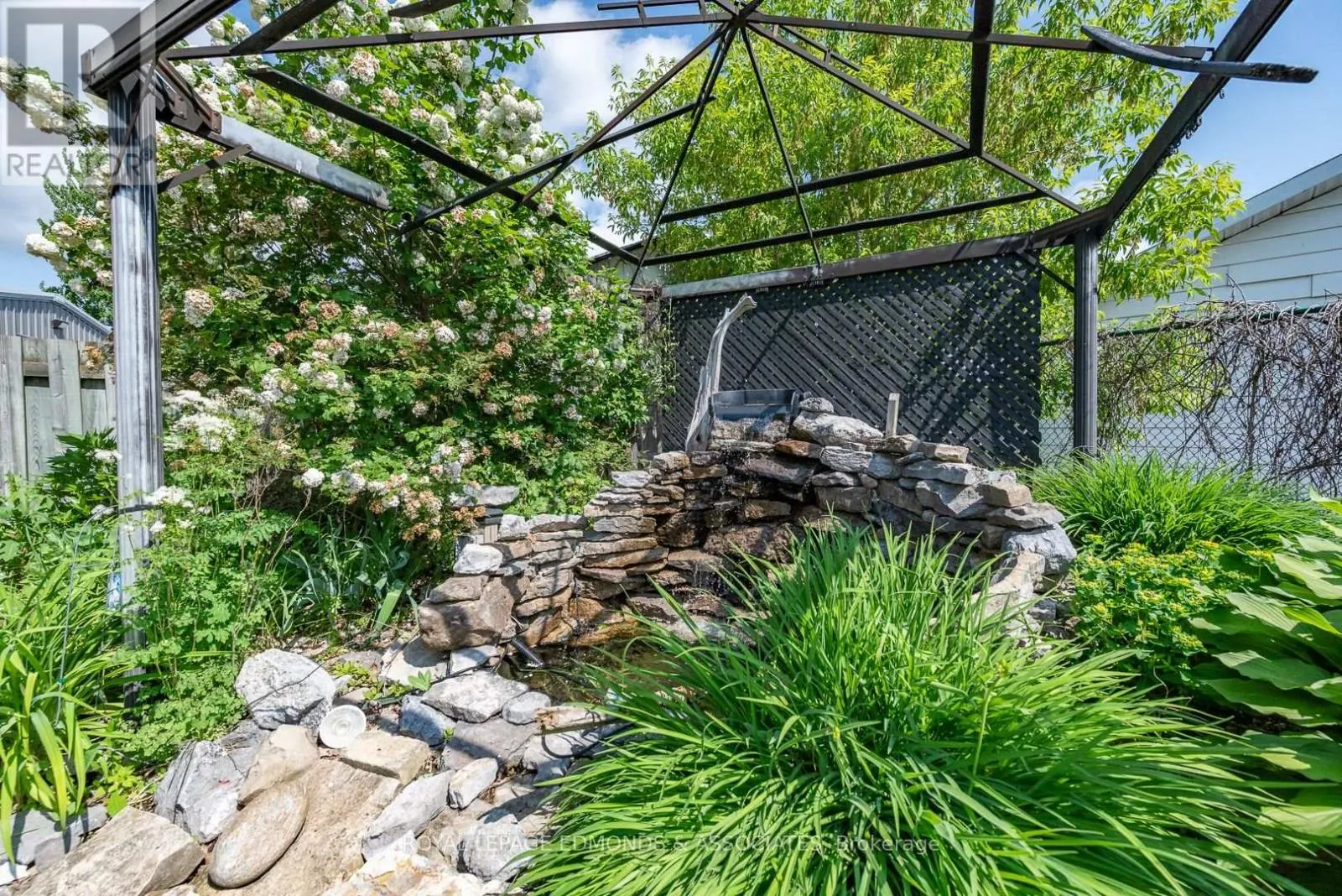1315 BLAKELY CRESCENT W