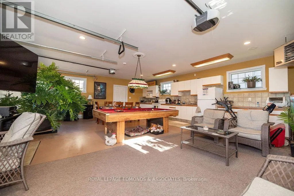 1315 BLAKELY CRESCENT W