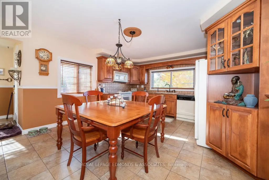 1315 BLAKELY CRESCENT W