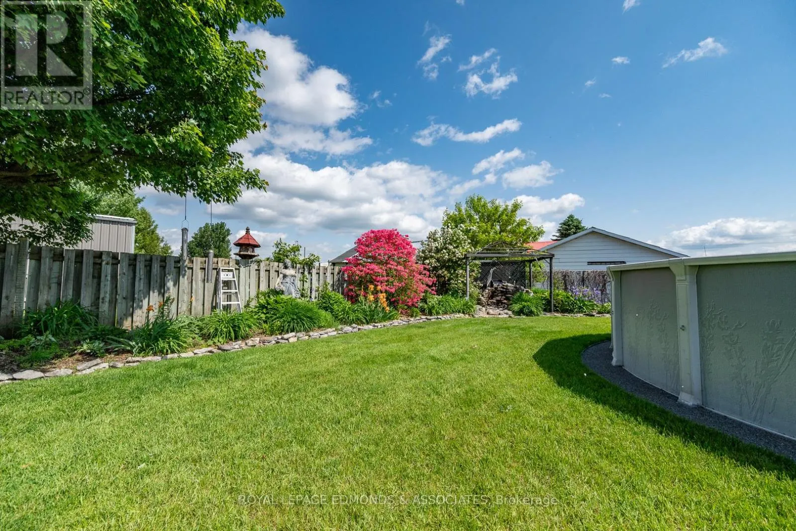 1315 BLAKELY CRESCENT W