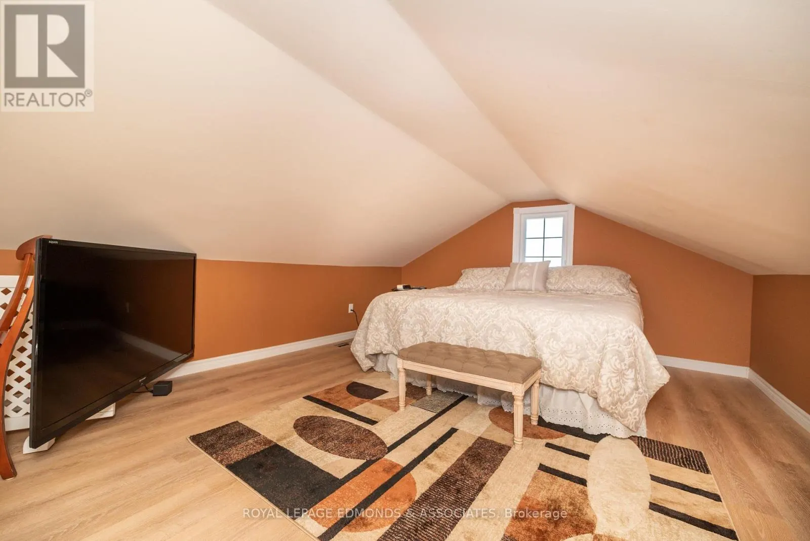 1315 BLAKELY CRESCENT W