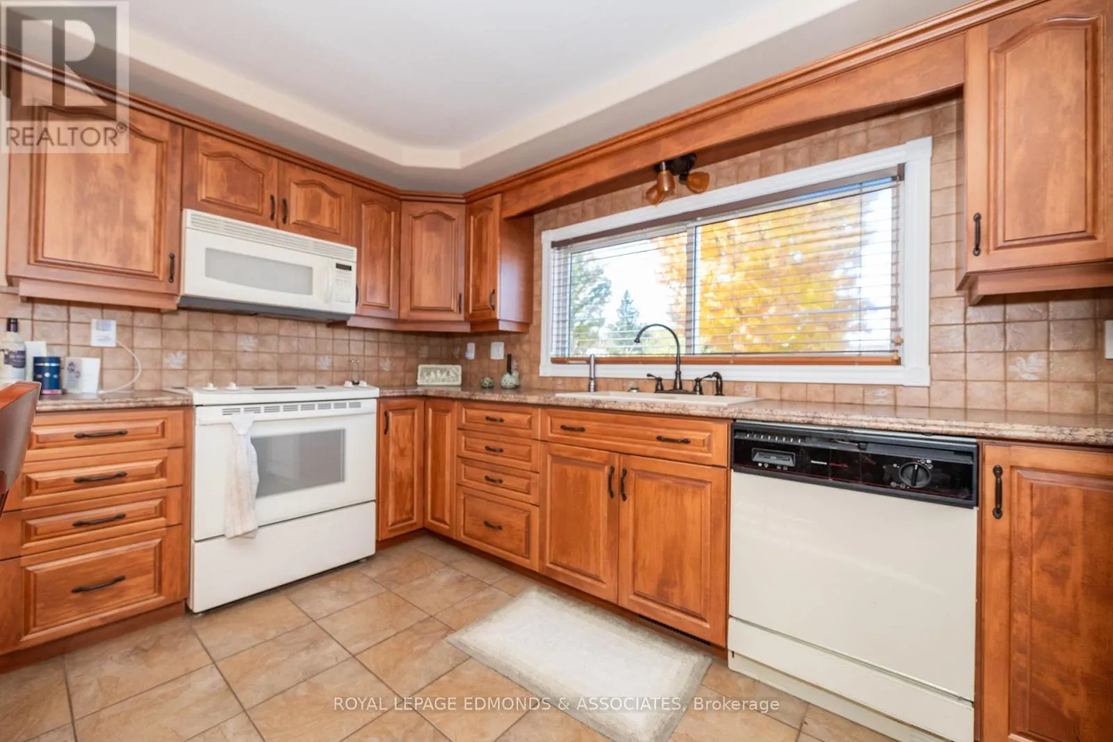 1315 BLAKELY CRESCENT W
