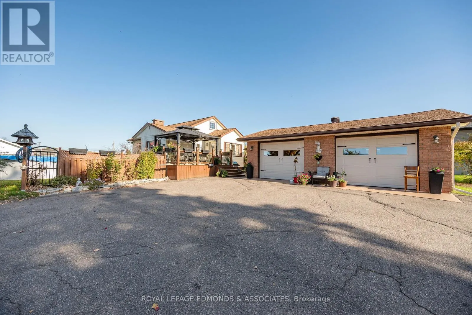 1315 BLAKELY CRESCENT W