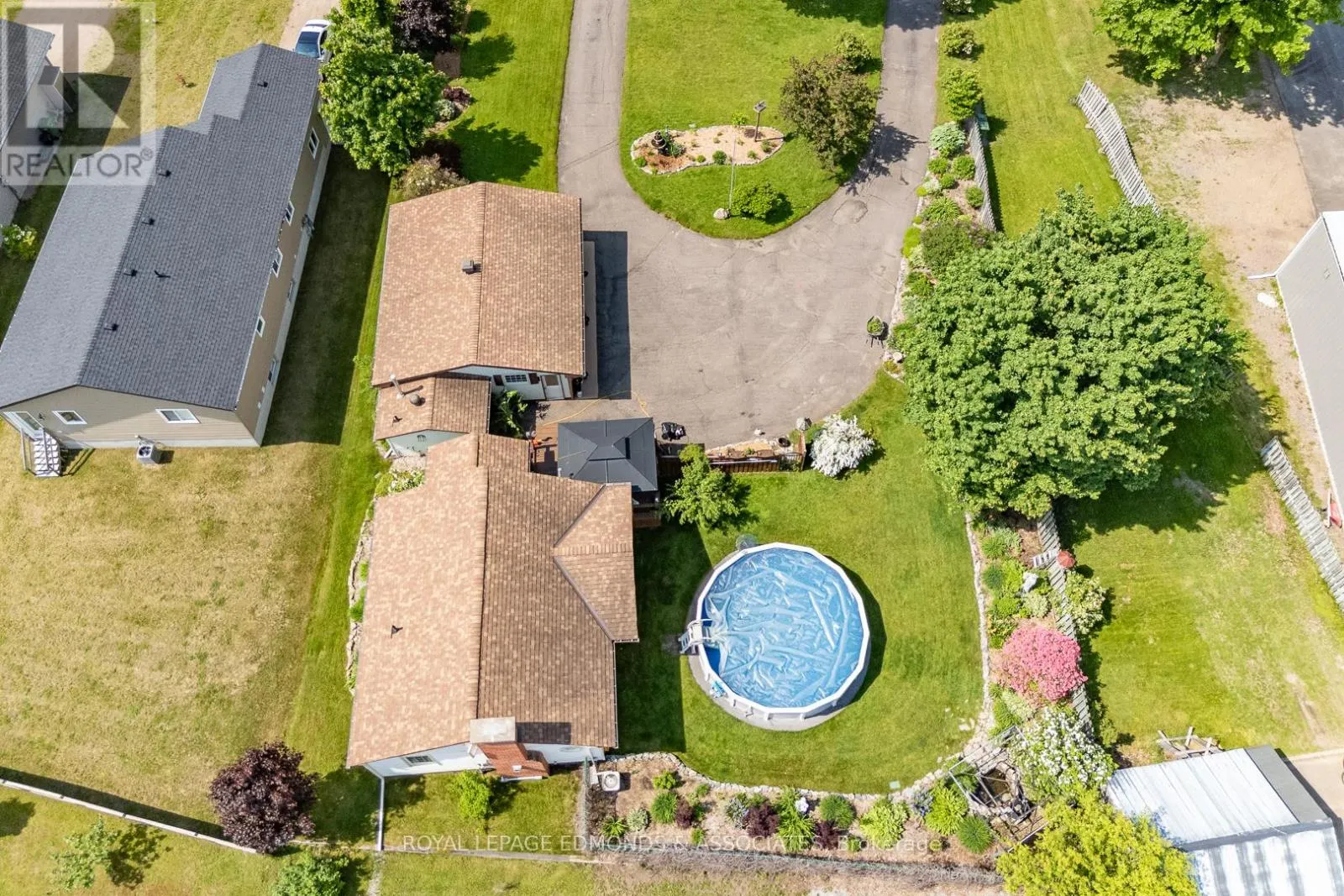 1315 BLAKELY CRESCENT W