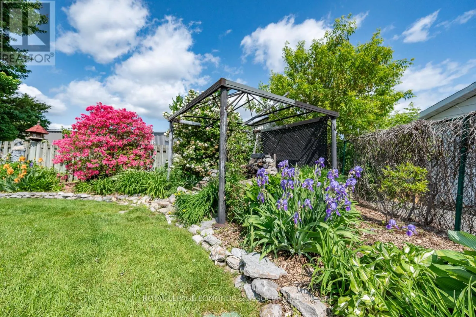 1315 BLAKELY CRESCENT W