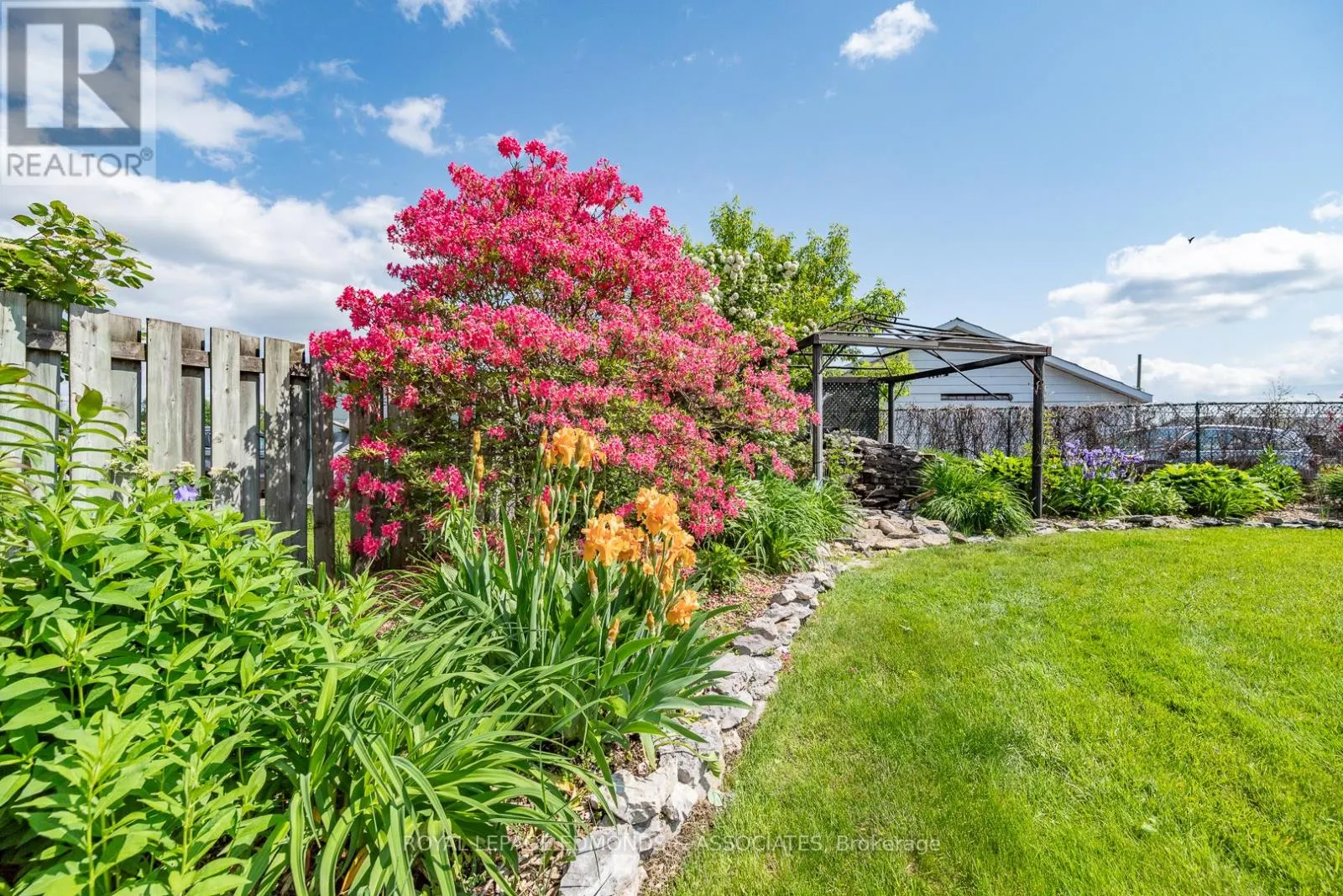 1315 BLAKELY CRESCENT W