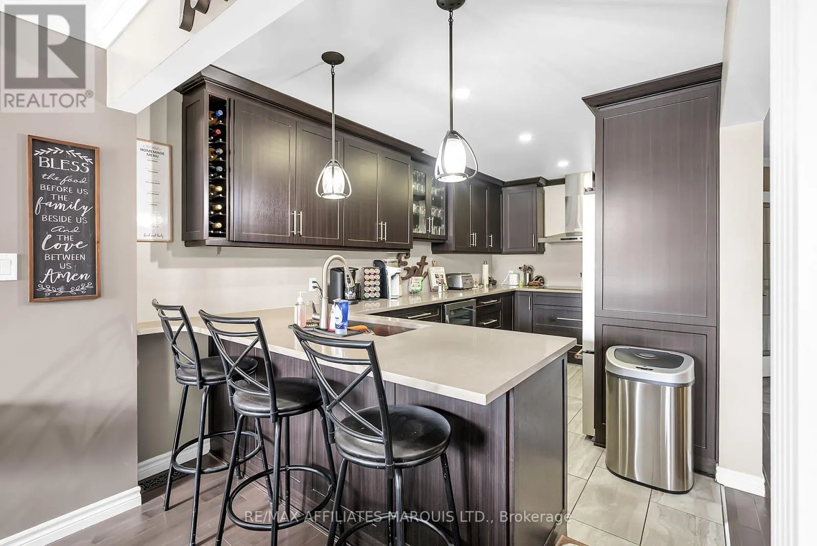 110 HERITAGE PL PLACE