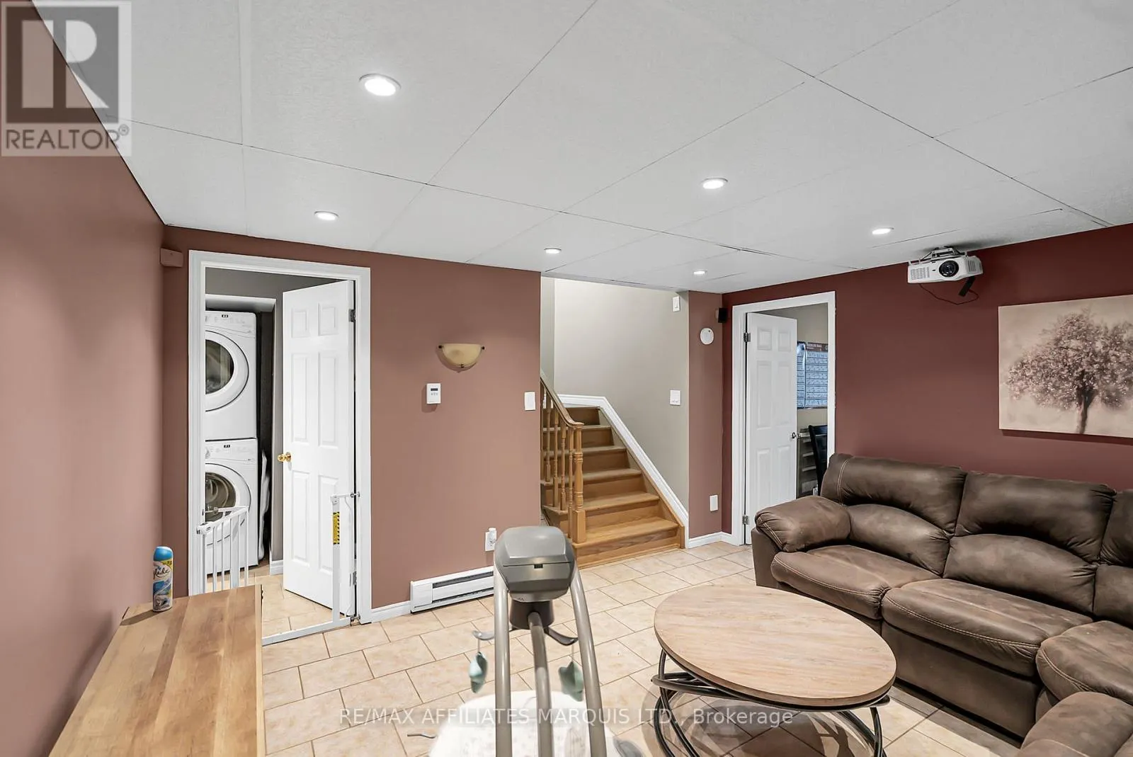 110 HERITAGE PL PLACE