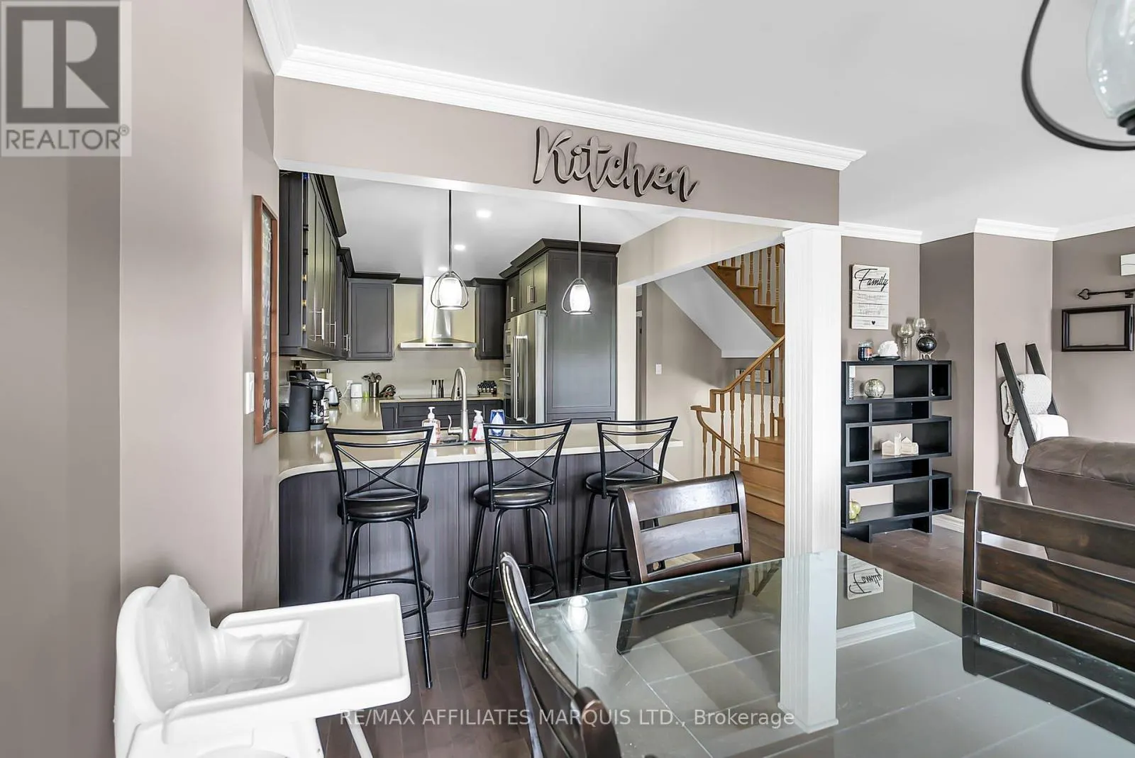 110 HERITAGE PL PLACE
