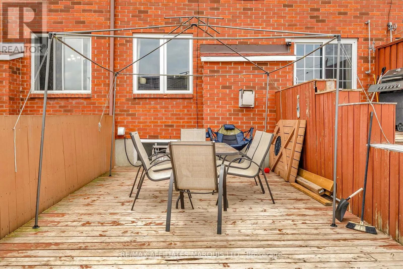110 HERITAGE PL PLACE