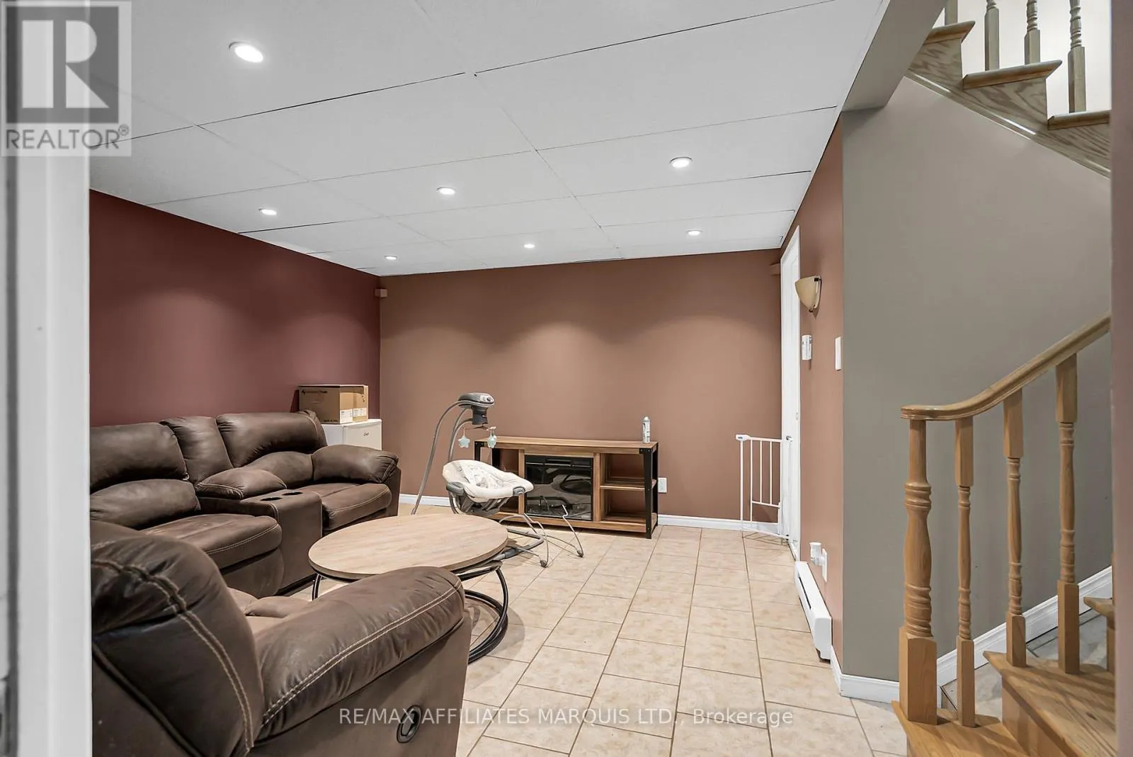 110 HERITAGE PL PLACE