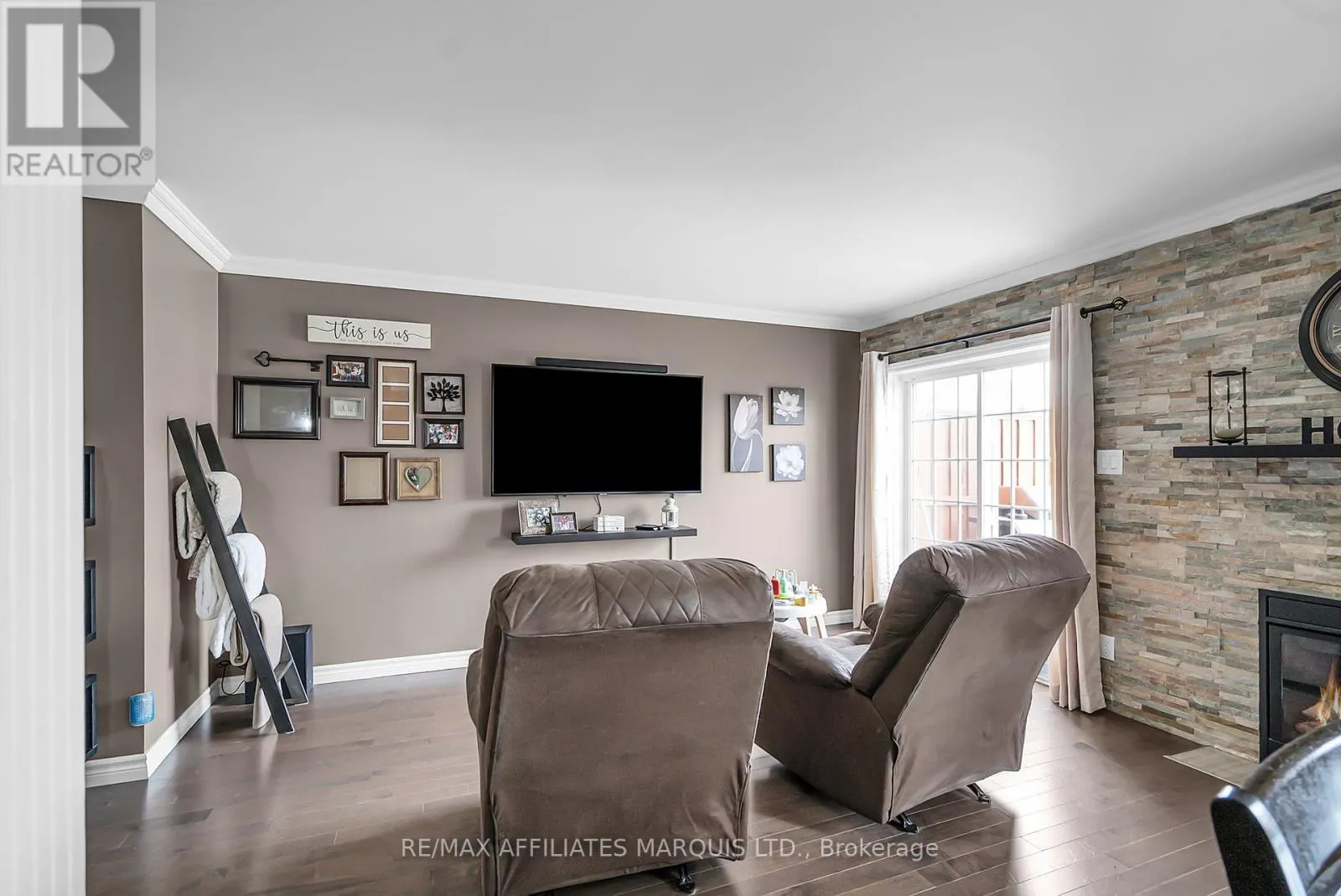 110 HERITAGE PL PLACE