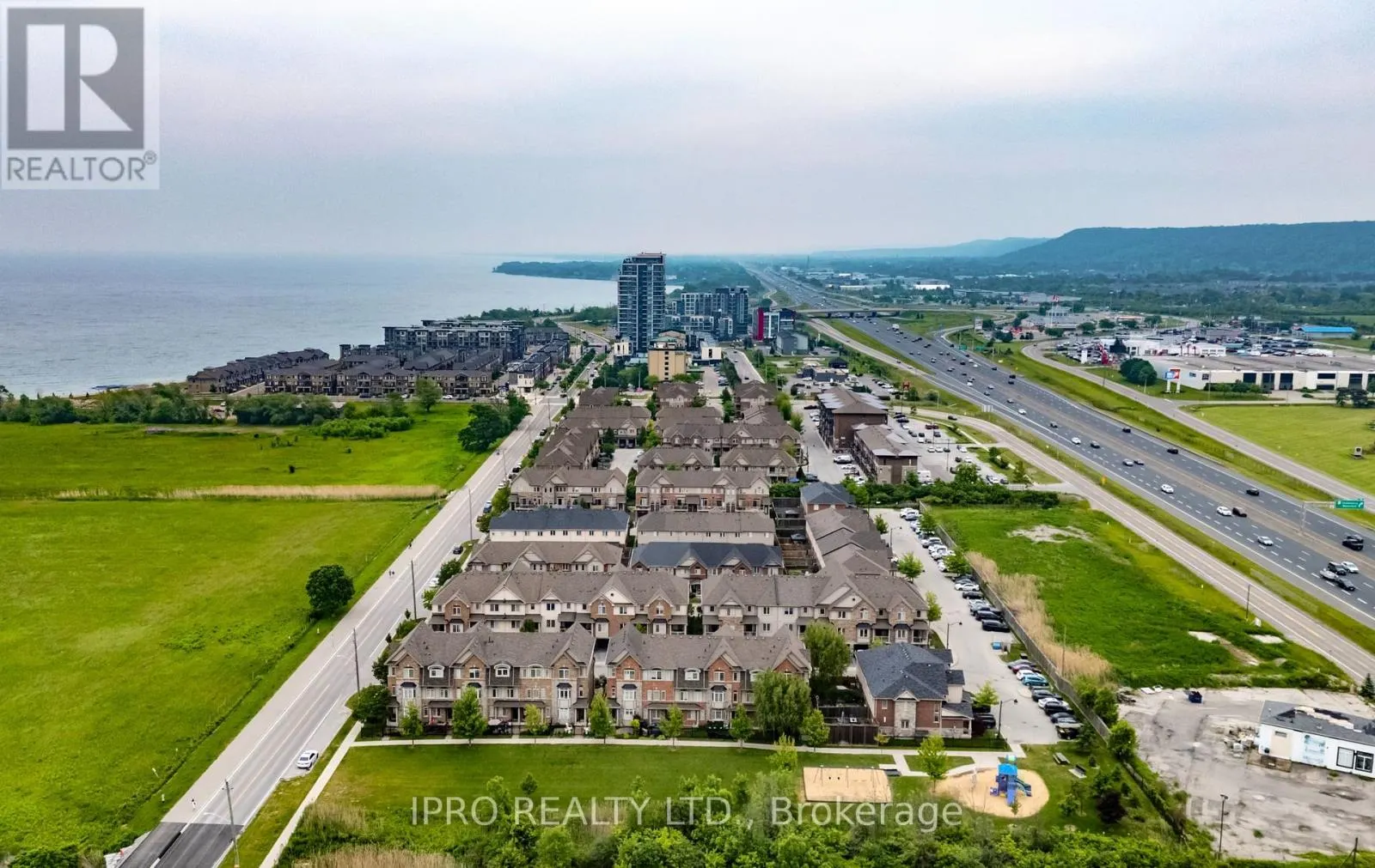 703 - 550 NORTH SERVICE ROAD