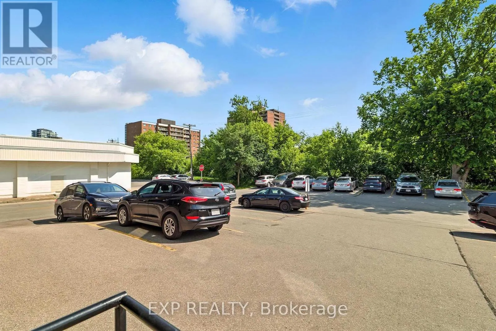 102 - 690 BELMONT AVENUE