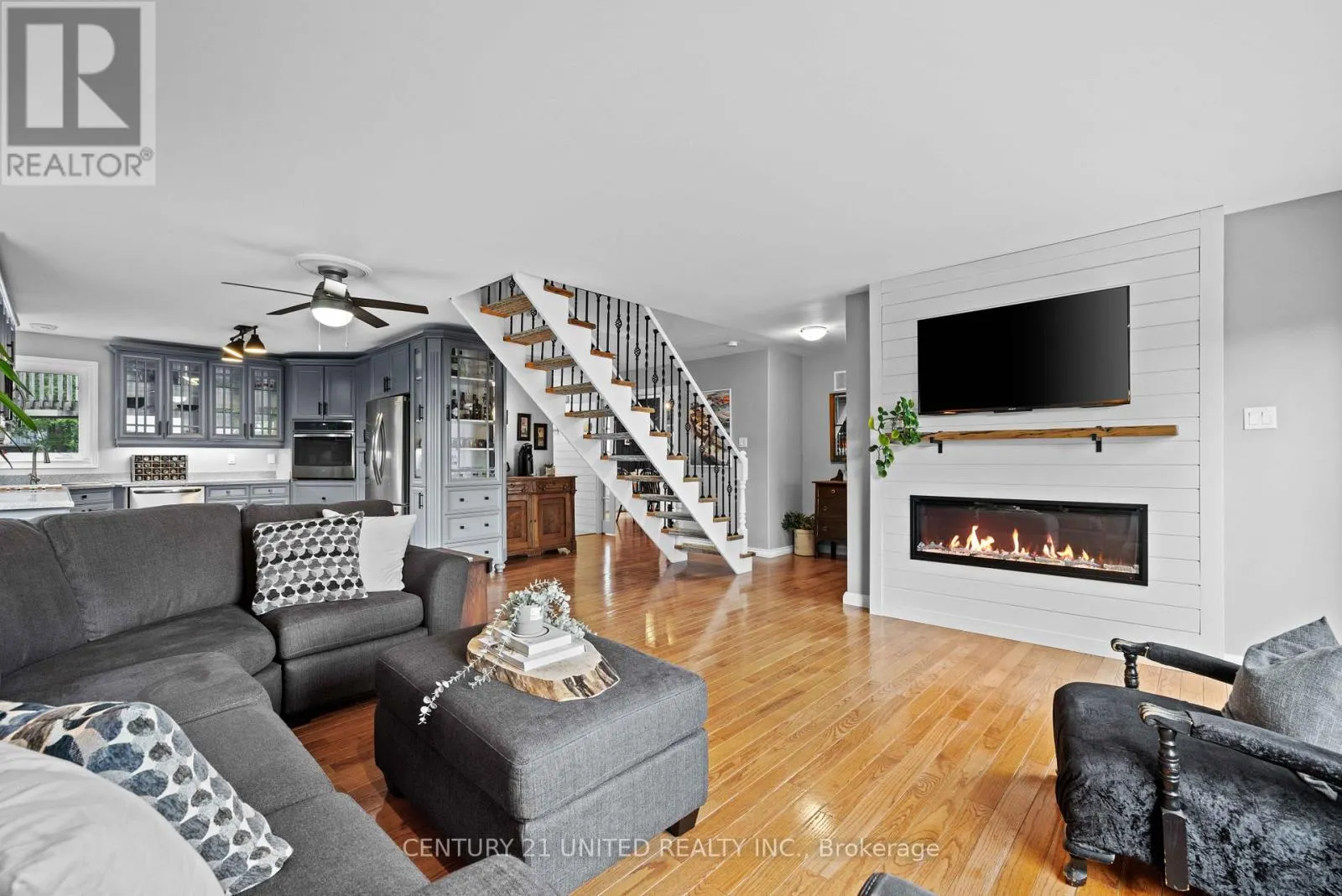 586 BIRCH POINT ROAD
