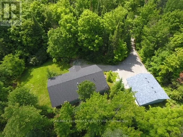 33 EDWINA DRIVE