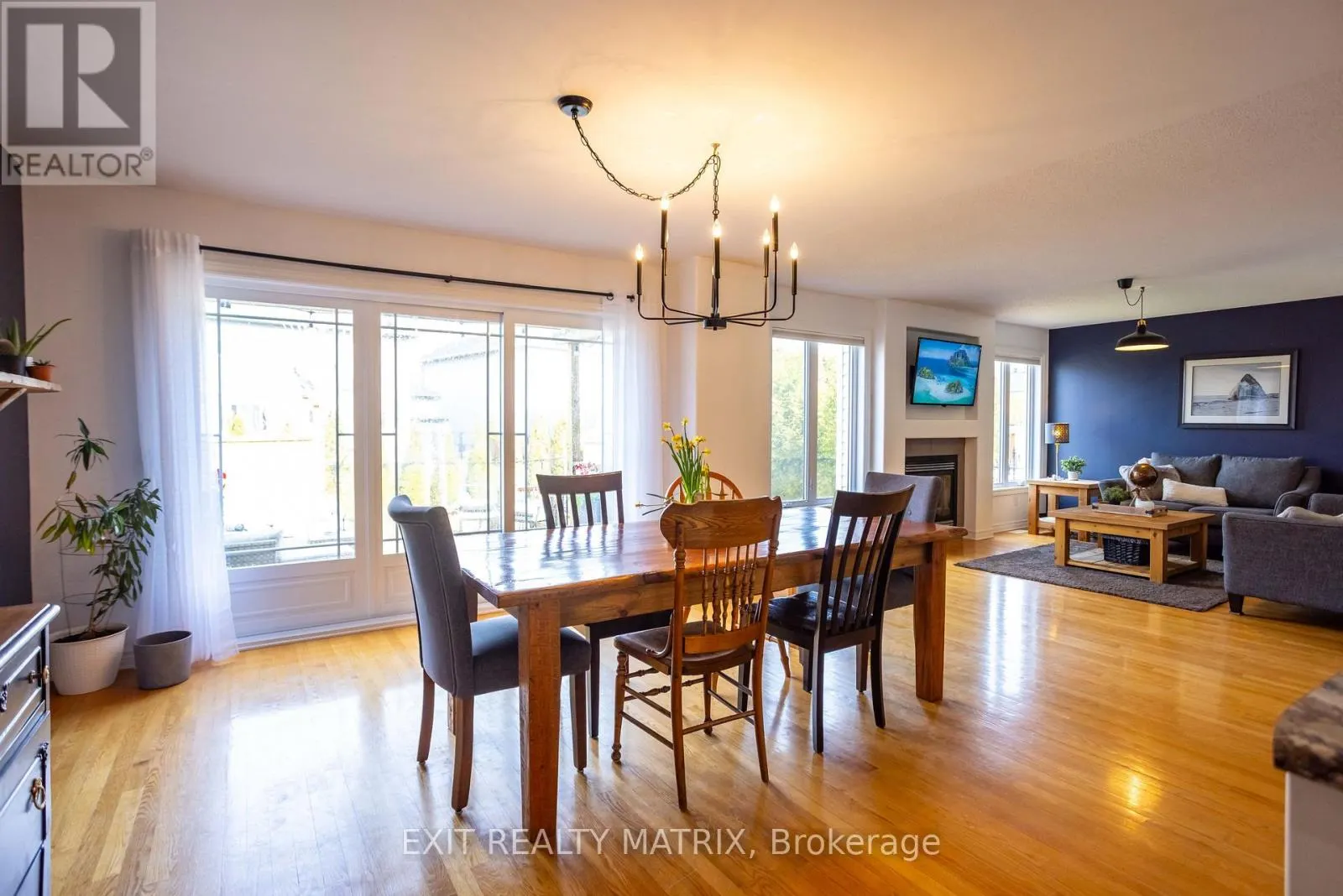 228 OLDE TOWNE AVENUE