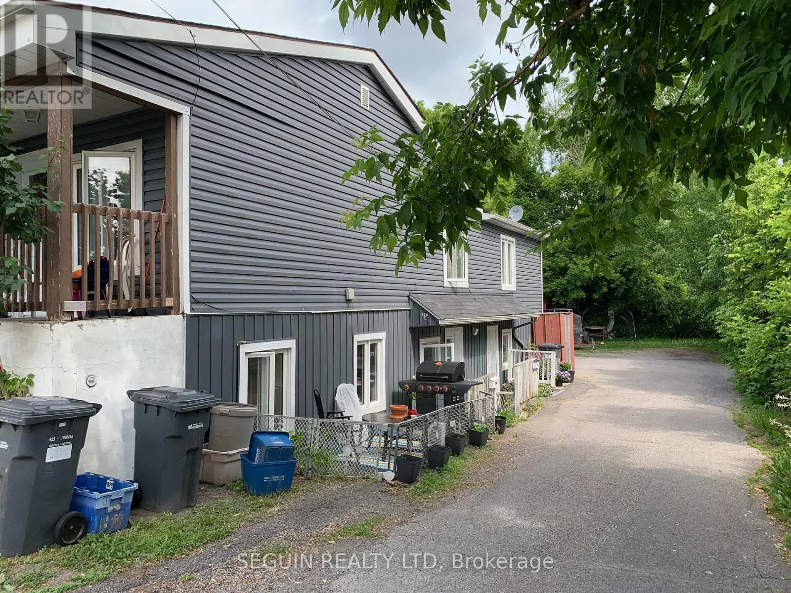 645-647A-647B HIGGINSON STREET