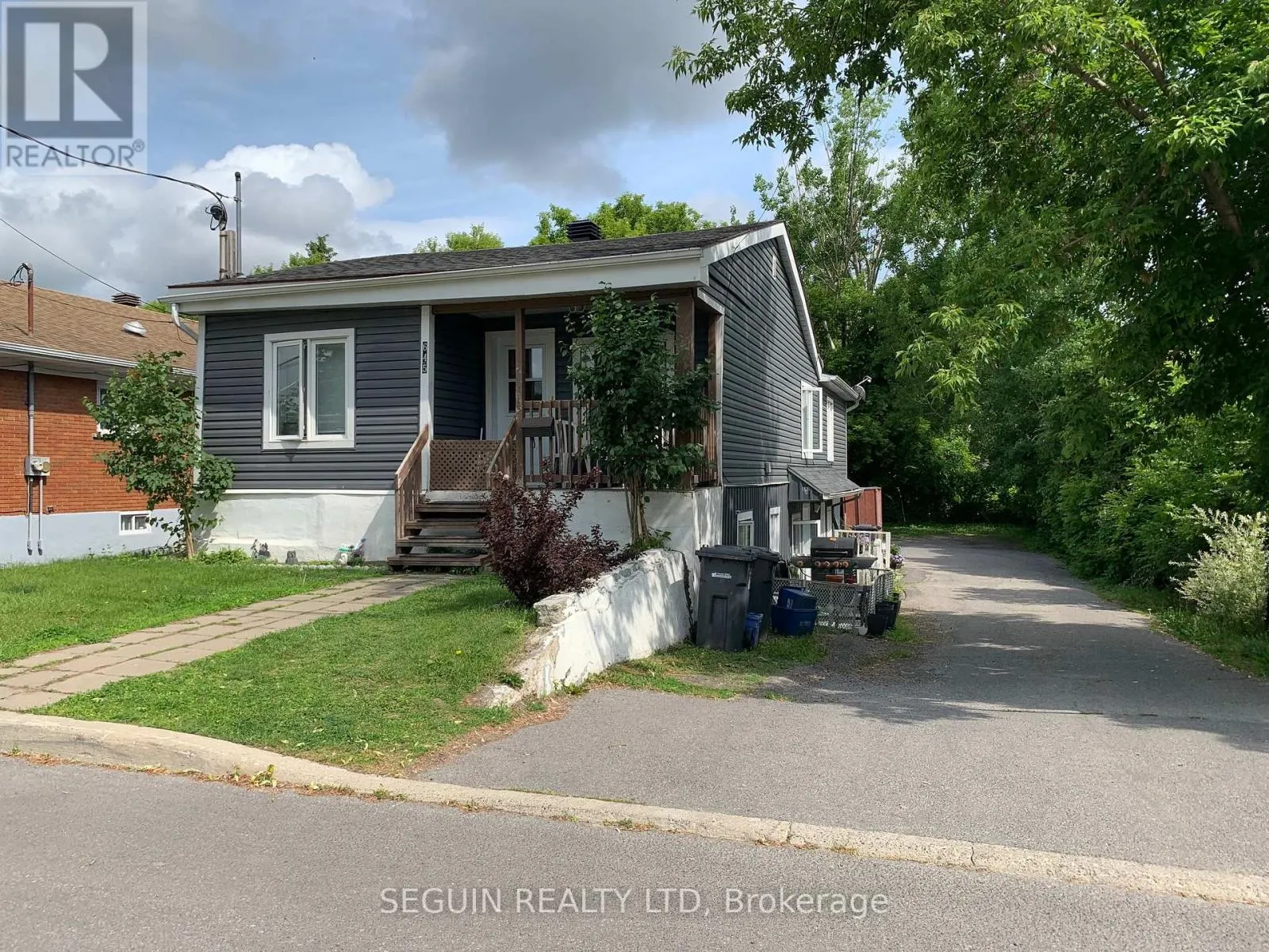 645-647A-647B HIGGINSON STREET